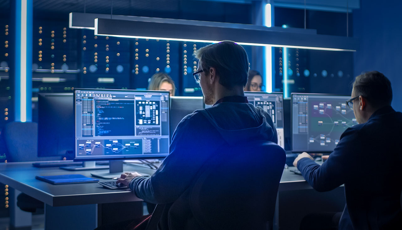 NOC monitorando infraestrutura 24/7